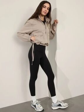 Athleta Celestial Utility Popover NWT Size M Taupe Lightweight Jacket Pullover